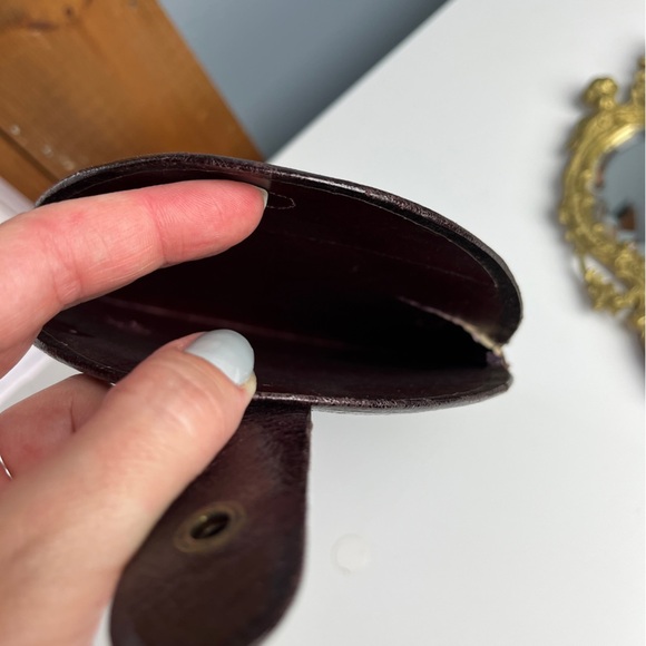 Antique Brass Vanity Mirror with Cover - Picture 13 of 16